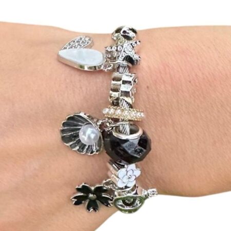 Bracelet blanc multi-objets